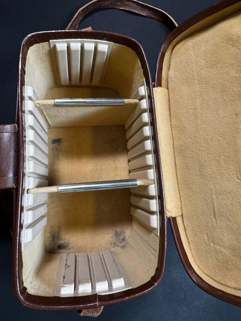 Vintage Omnica Deluxe Brown Leather Hard-Shell Camera Carrying Case - Picture 4 of 7